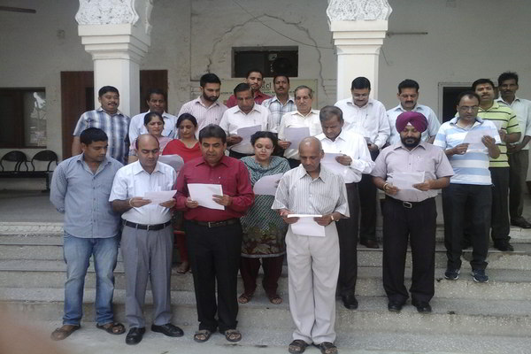 Swachh Bharat Abhiyan Oath by Director/F&C , Director/Tech and officals of PSTCL